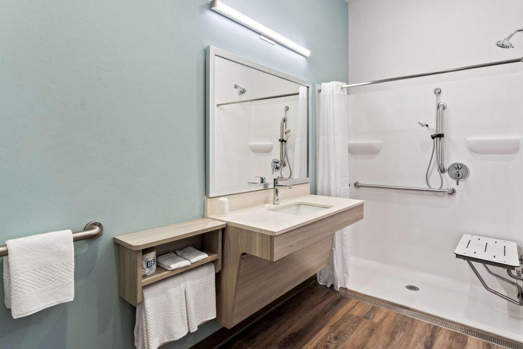 Woodspring Suites Easton Nazareth Dış mekan fotoğraf